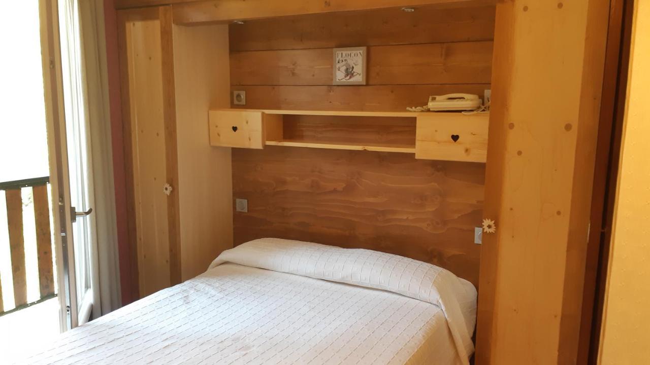 Hotel Le Sapin Fleuri Bourg-dʼOueil Eksteriør billede