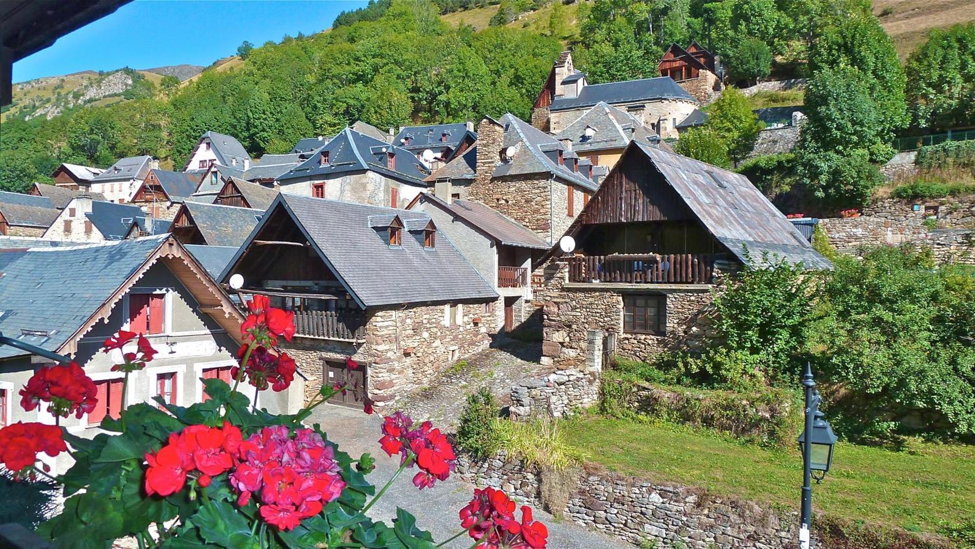 Hotel Le Sapin Fleuri Bourg-dʼOueil Eksteriør billede