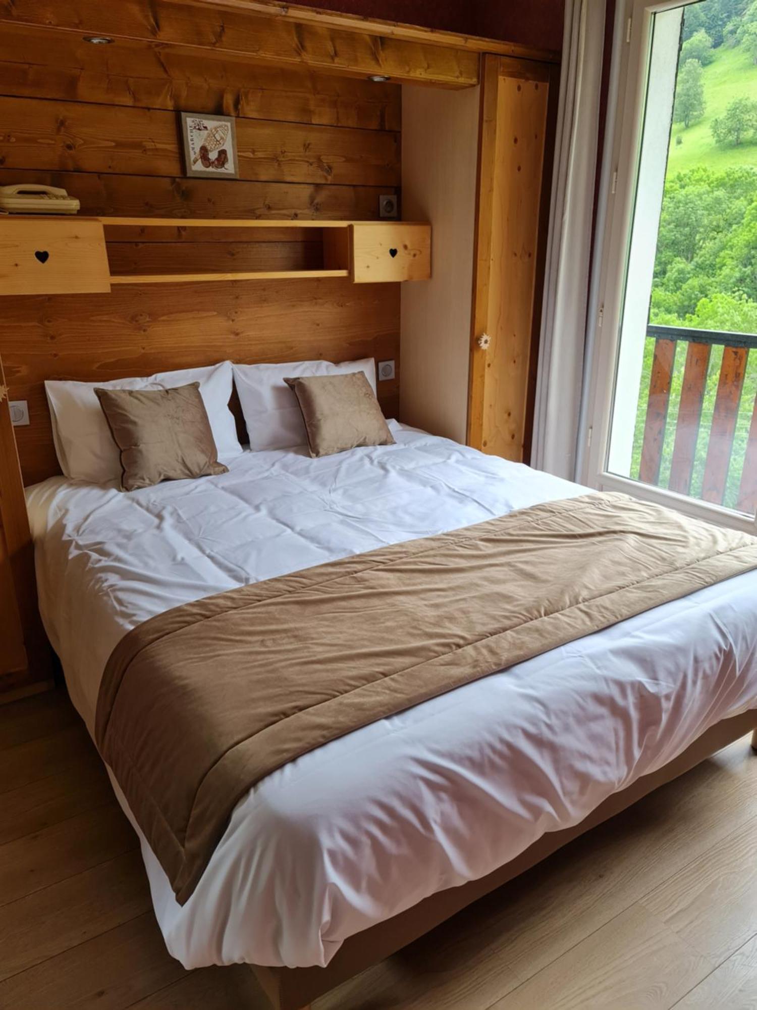 Hotel Le Sapin Fleuri Bourg-dʼOueil Eksteriør billede