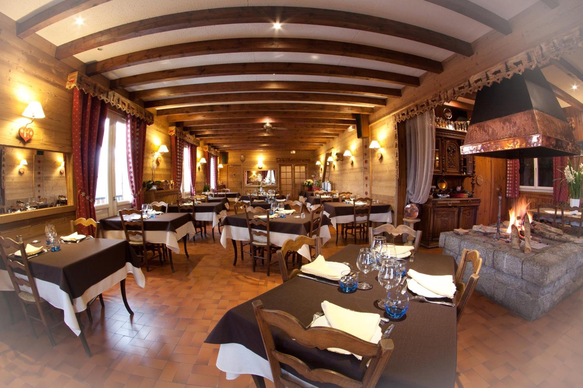 Hotel Le Sapin Fleuri Bourg-dʼOueil Eksteriør billede