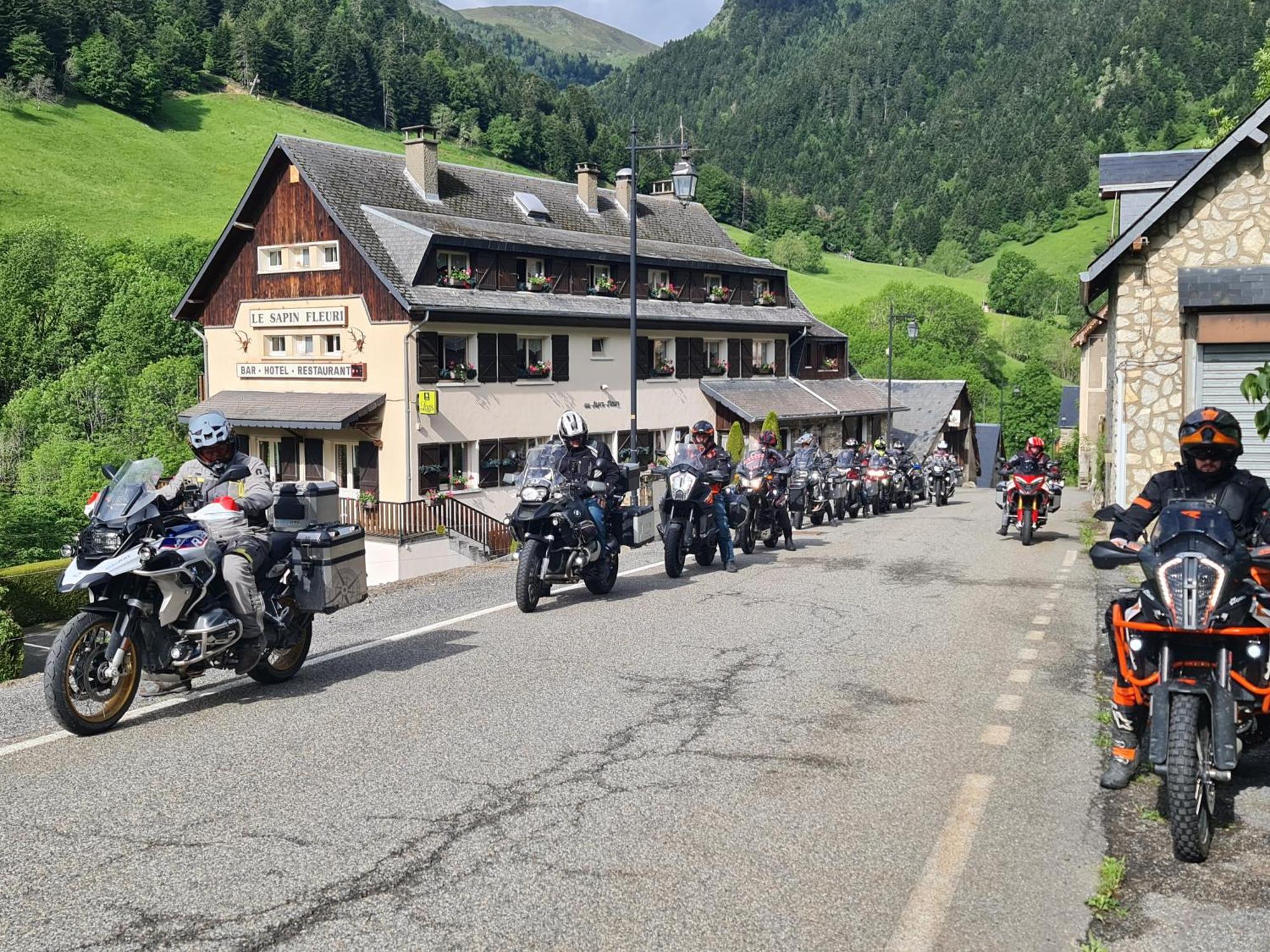 Hotel Le Sapin Fleuri Bourg-dʼOueil Eksteriør billede